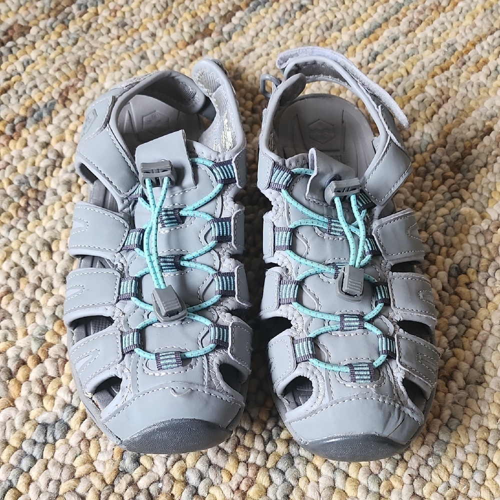 Stylish Gray Khombu  Kids Sandals with Teal Accents